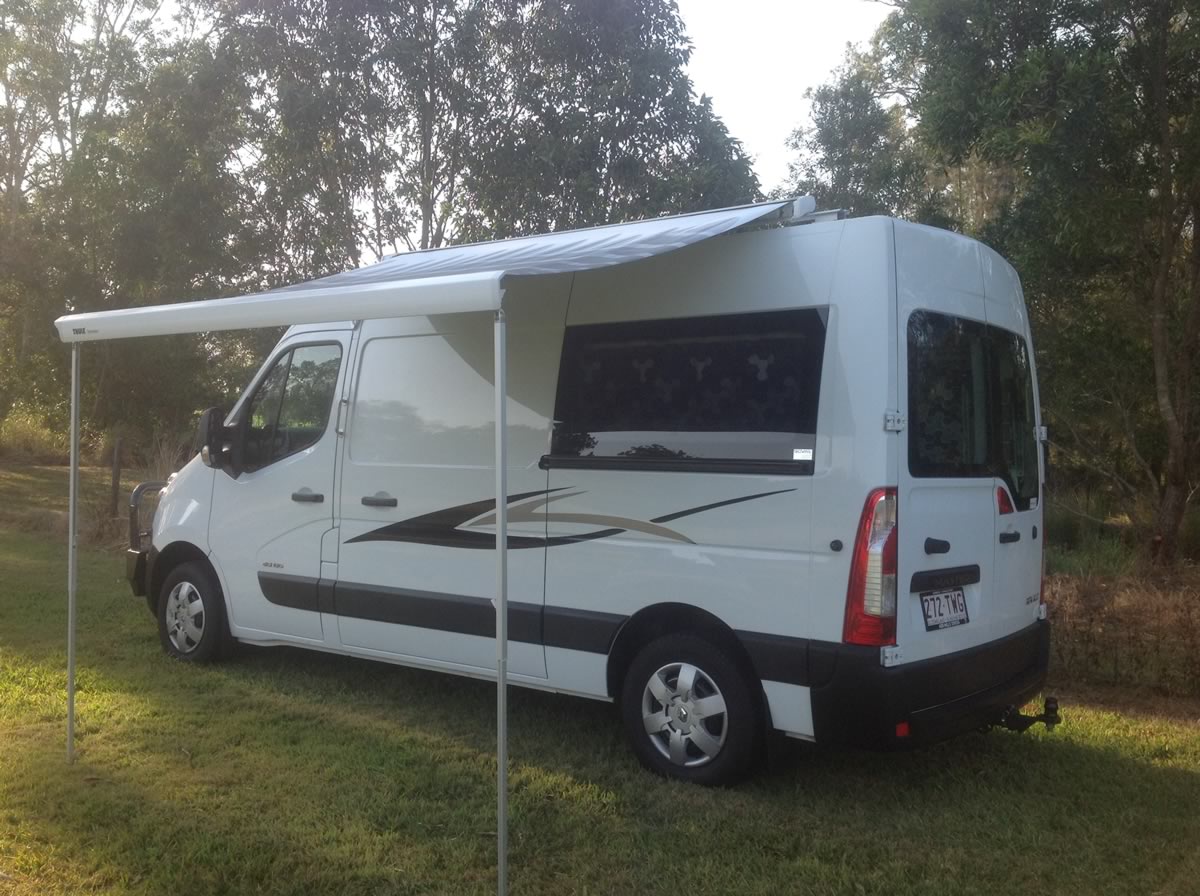 RENAULT MASTER 3/4 BERTH, 3 SEATBELT MOTORHOME WITH HIGH